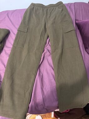 Aritzia Mega Cargo Sweats